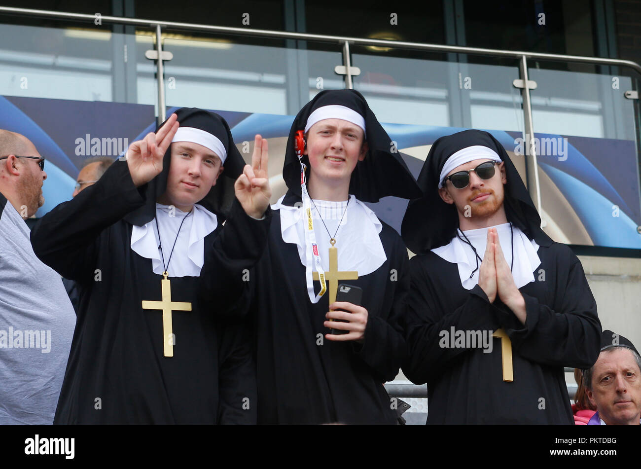 Cricket fans fancy dress hires stock photography and images Alamy