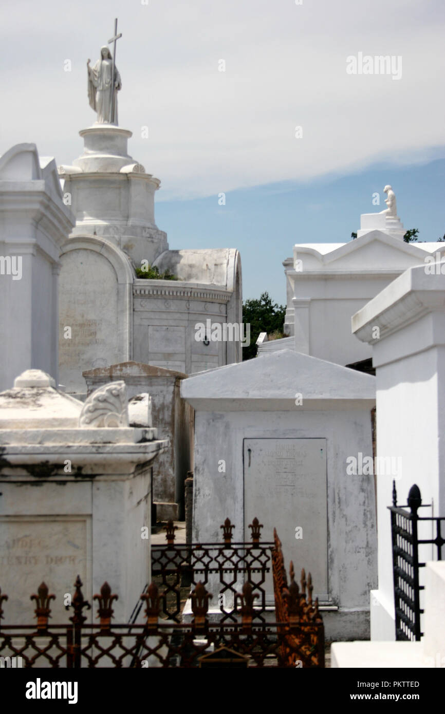 new orleans cemetery Stock Photo Alamy