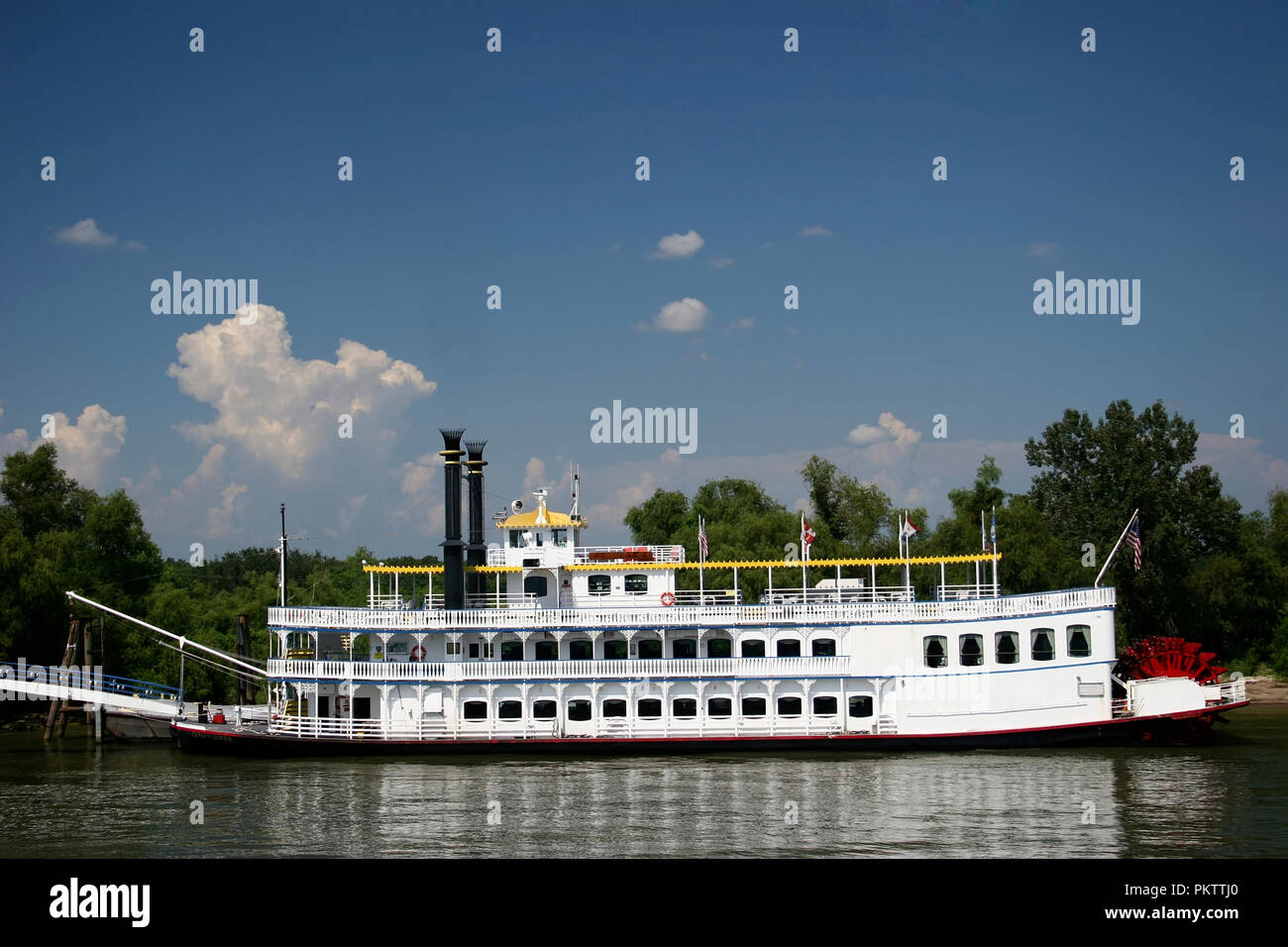 new orleans boat to cross the mississipi river Stock Photo Alamy