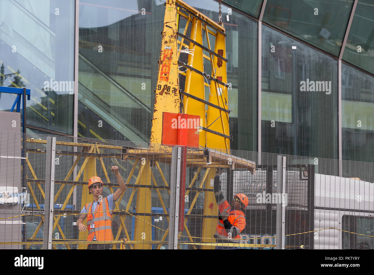 Tottenham Archdaily A general view of the ongoing construction of Tottenham Hotspur's new ...