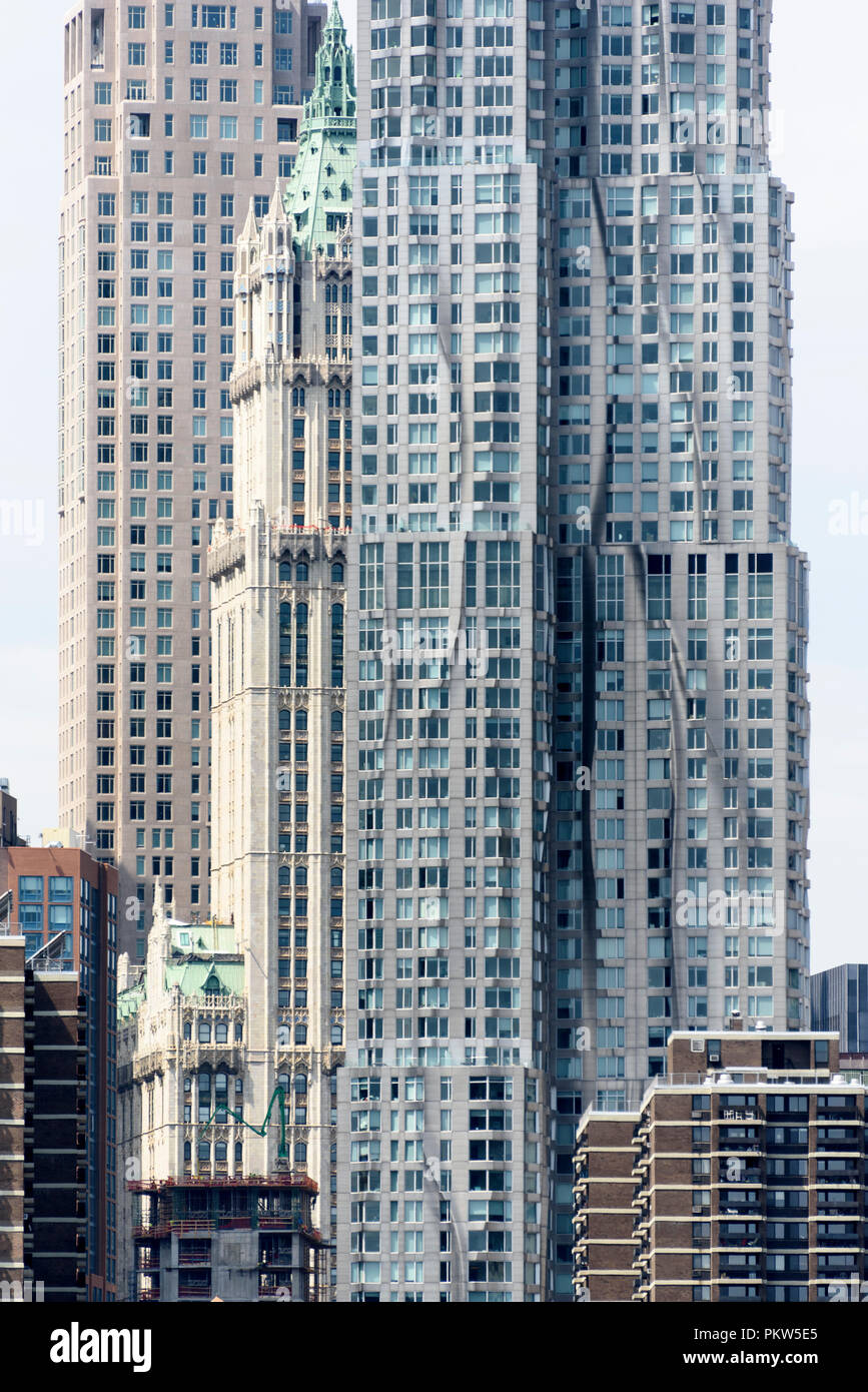 04-2018 New York. USA. Conrast of old and new architecture in Manhattan. Photo: © Simon Grosset Stock Photo