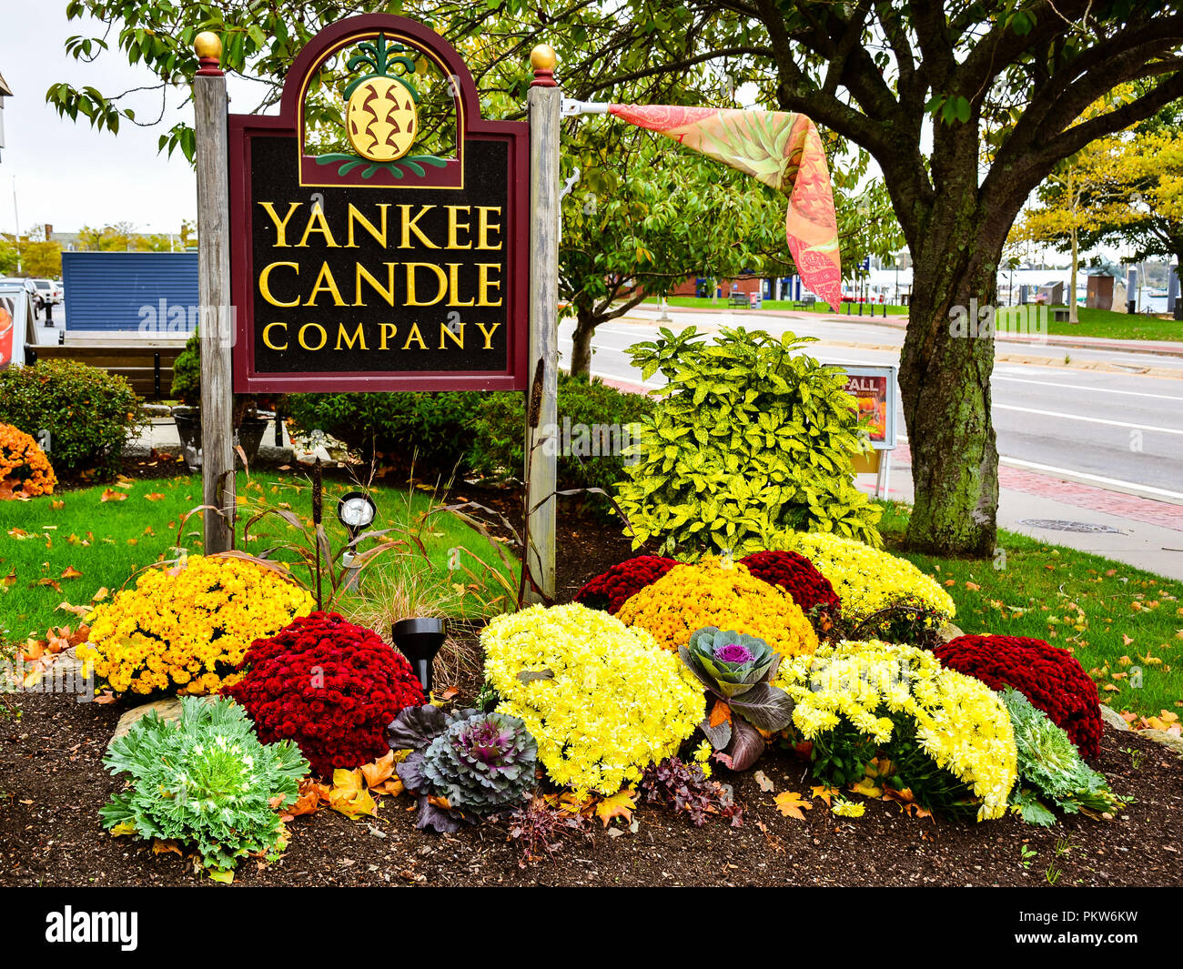 Yankee Candle Co. in Newport, RI. The Yankee Candle Company manufactures and sells scented candles, candleholders, accessories, and dinnerware. Stock Photo