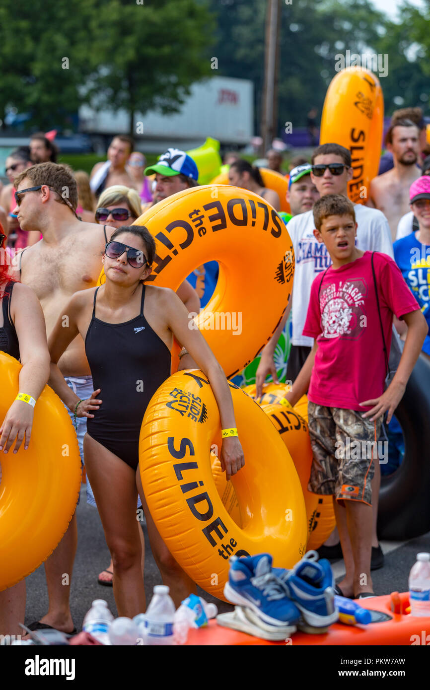 Carry raft hi-res stock photography and images - Alamy