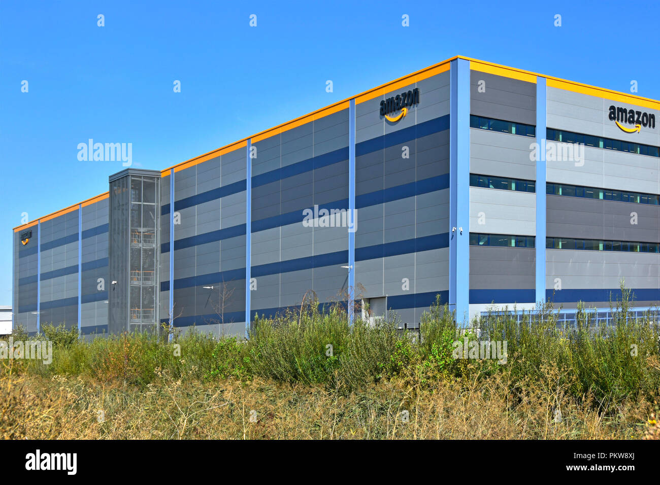 Distribution Centre Exterior Uk High Resolution Stock Photography and  Images - Alamy