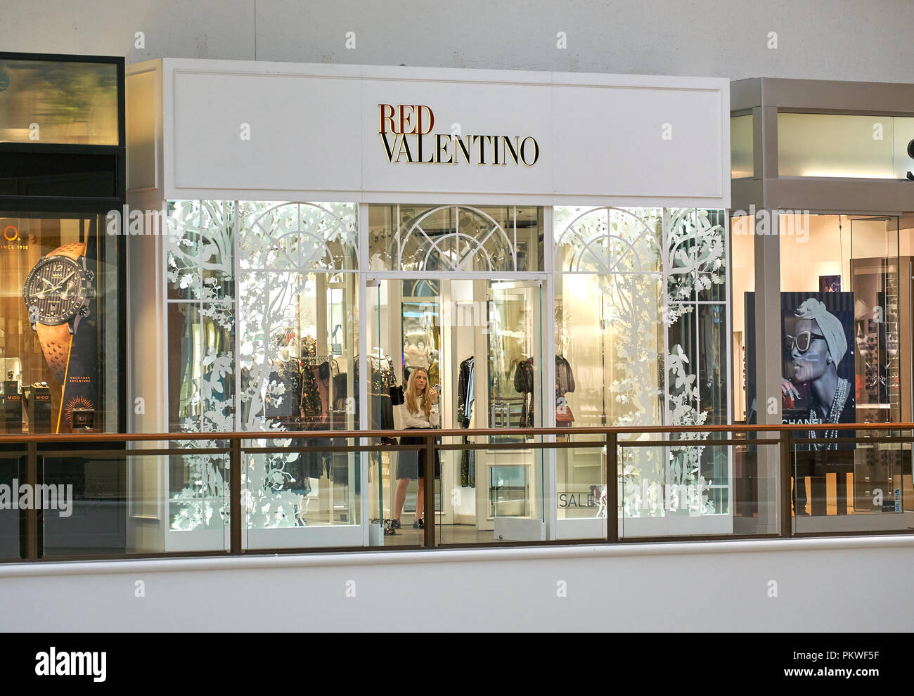 AVENTURA, USA - AUGUST 2018: Red Valentino famous boutique in Aventura Mall. Red Valentino is a sister line to the iconic Italian fashion house Va Stock Photo - Alamy