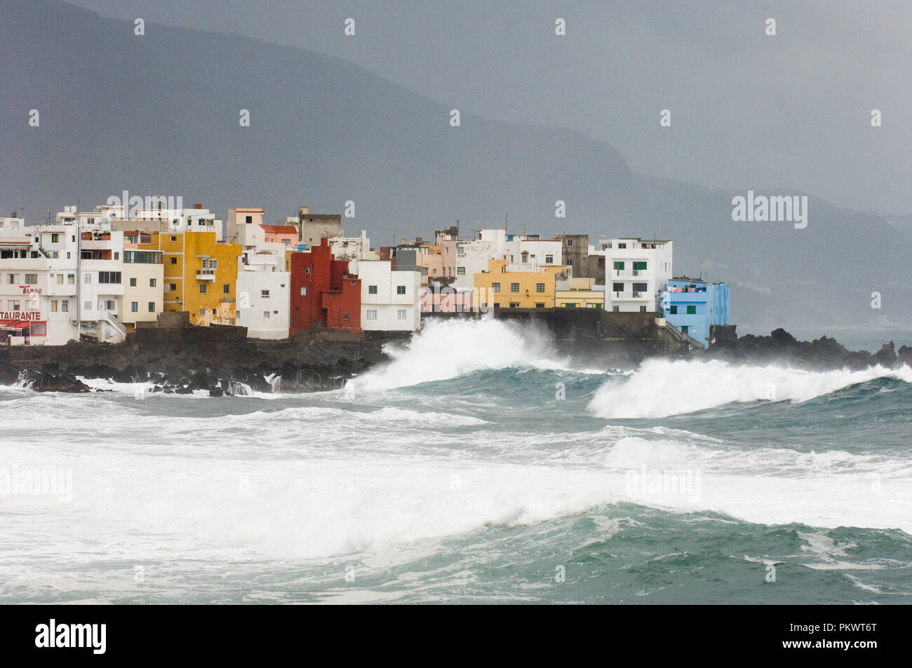 verbo Factura Alarmante Stormy weather in Puerto de la Cruz, Tenerife , Canary Islands , Spain .  March 2006 Stock Photo - Alamy