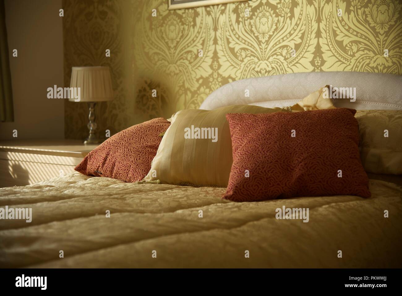 Luxury wallpaper hi-res stock photography and images - Alamy