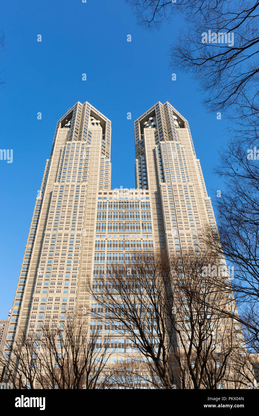 Tokyo Metropolitan Government Building (Kenzo Tange, 1990), Shinjuku, Tokyo, Japan Stock Photo
