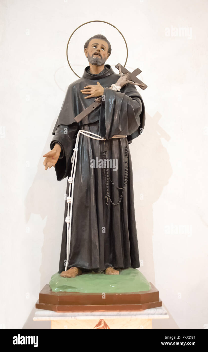 Religious Statue of Saint Francis of Assisi, patron saint of animals and  nature and founder of the Franciscan Order over a white background Stock  Photo - Alamy