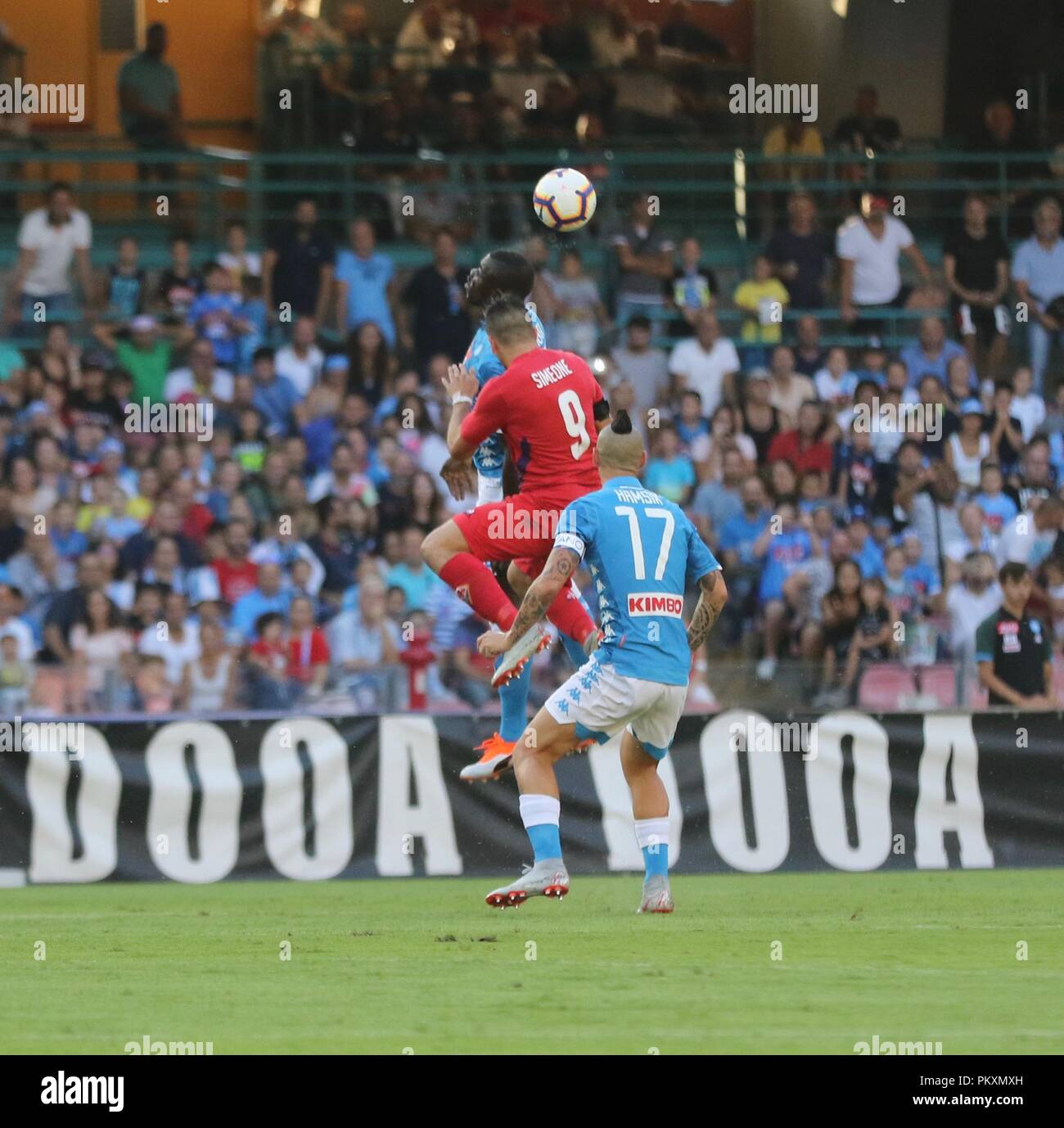 Naples, Italy. 15th September 2018. In the picture the player of Napoli Koulibaly wins a nice contrast against the Florentine player Simeone.Stadium San Paolo Naples. 15th Sep, 2018. 09/15/2018 - Italy.final result SSC Napoli 1 AC Fiorentina 0. Credit: Fabio Sasso/ZUMA Wire/Alamy Live News Stock Photo