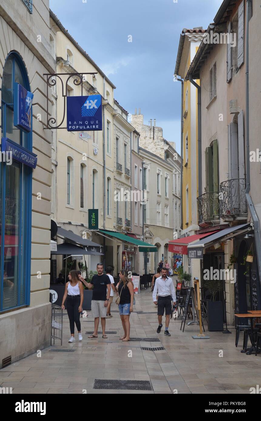 Nimes, eine historische Stadt im Süden Frankreichs: Altstadtgasse Stock Photo