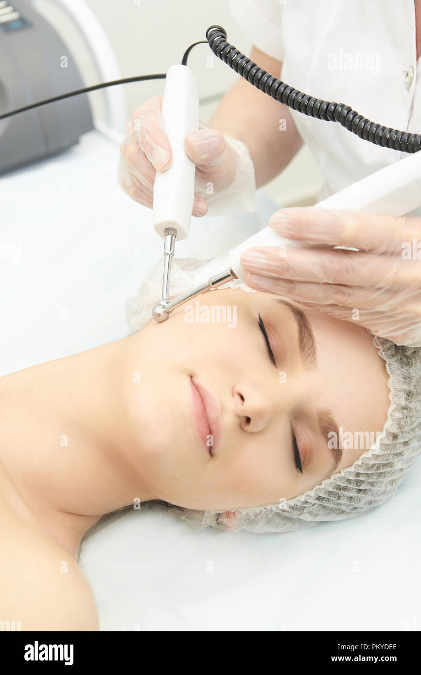 Cosmetology light equipment. Anti age and wrinkle. Microcurrent medicine  treatment. Beauty woman. Sincare clinic. aesthetic peeling Stock Photo -  Alamy