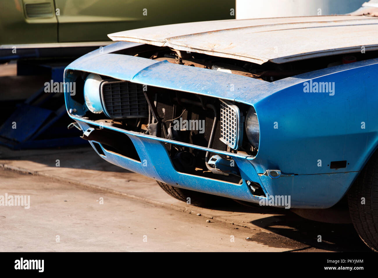 Oldtimer car in garage Stock Photo - Alamy