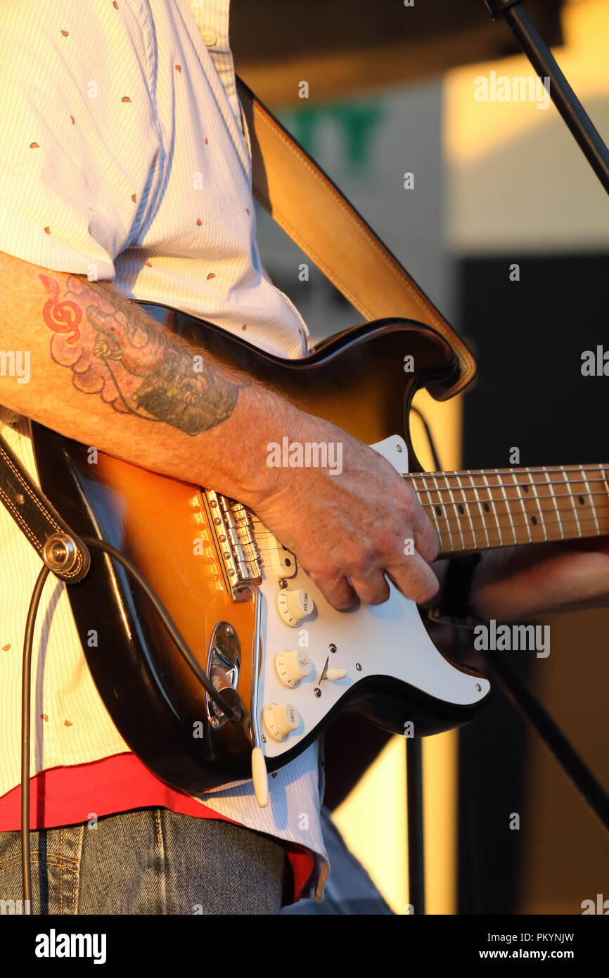 Electric guitarist hires stock photography and images Alamy