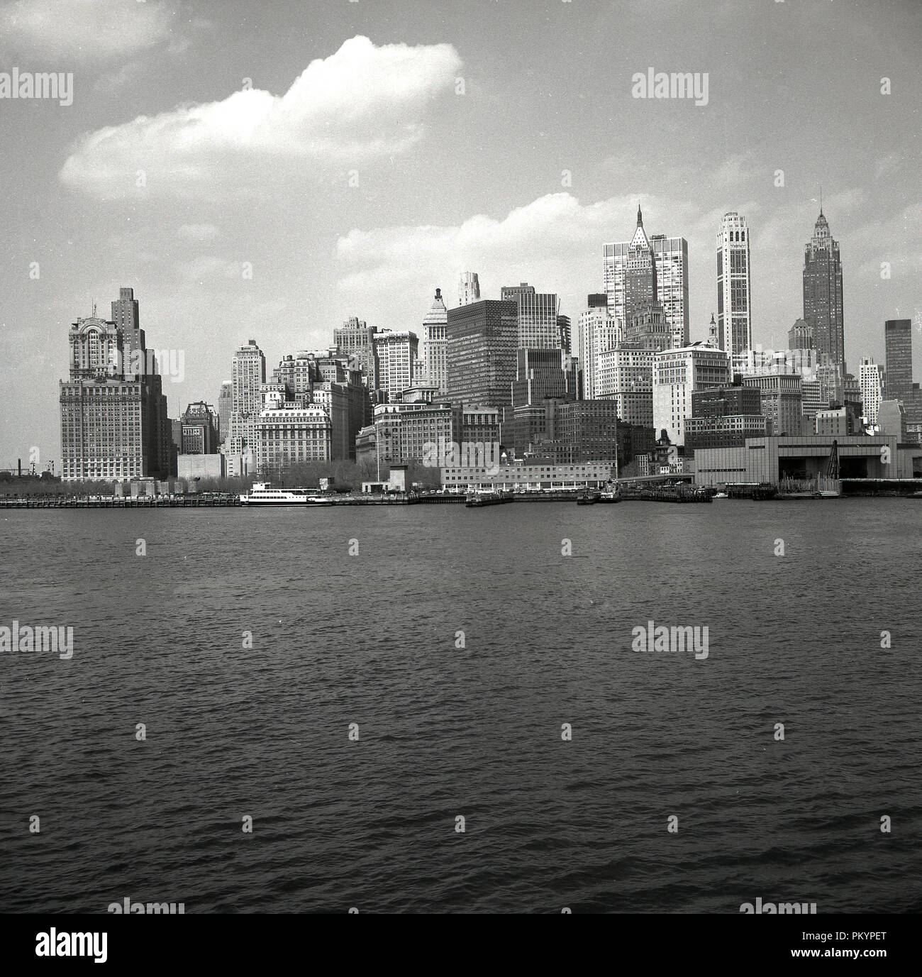 Collection 103+ Images is new york surrounded by water Stunning