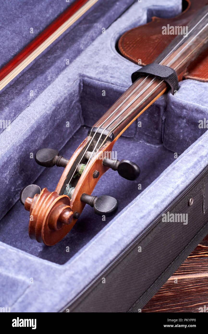 Close up cello peg box hires stock photography and images Alamy