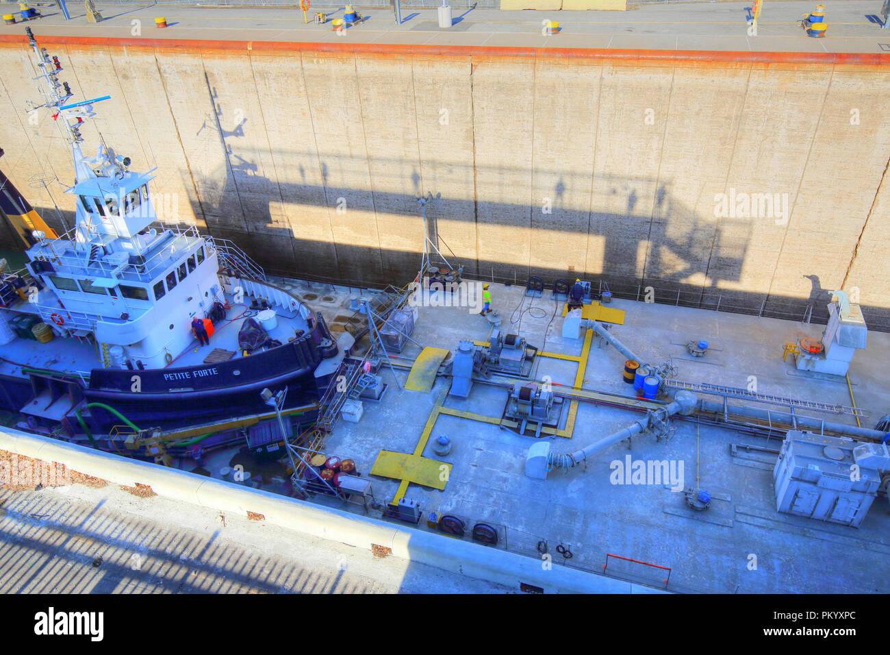 WELLAND, ONTARIO27 APRIL, 2018 Ships passing through Welland Canal