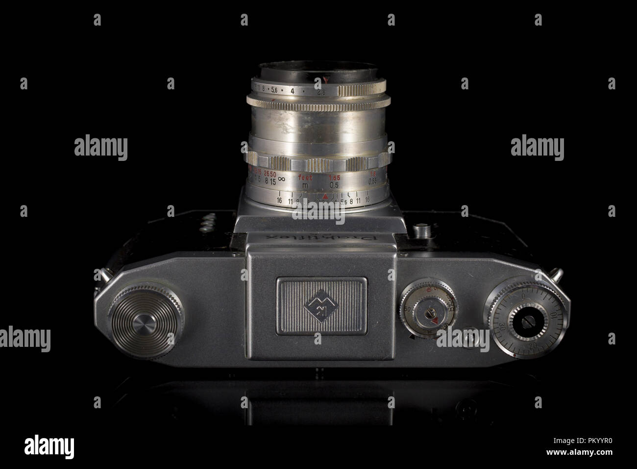 The Praktiflex is a 35mm SLR film camera, manufactured by Kamera-Werkstätten VEB Niedersedlitz,Dresden, former East Germany and produced between 39-49 Stock Photo