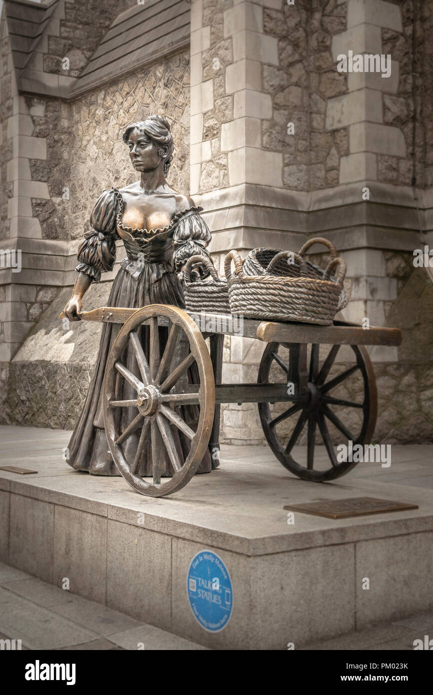 Molly Malone statue, Suffolk Street, Dublin, Ireland, Europe. Stock Photo