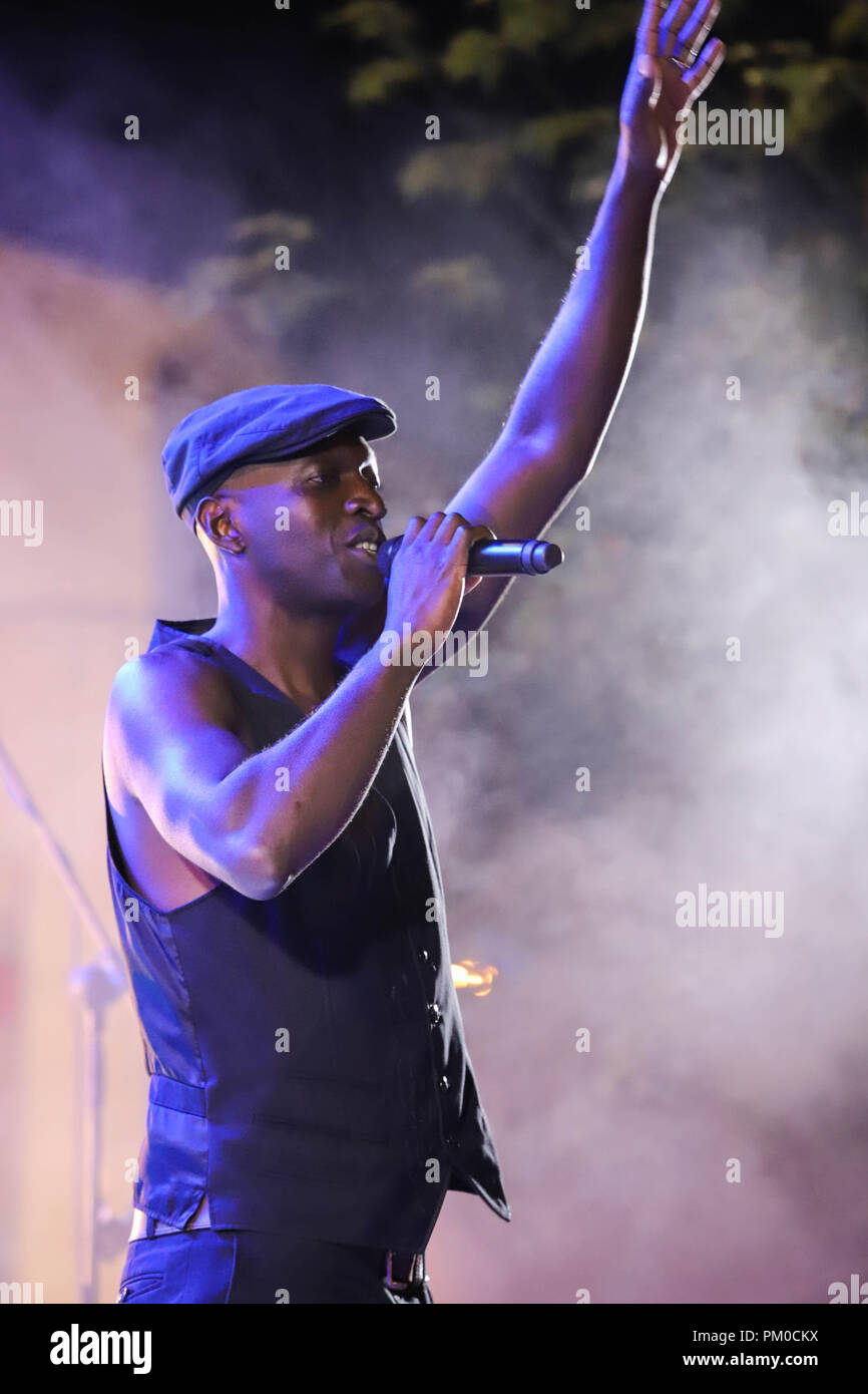 The soloist of orchestra Les Melomanes during their show for Assumption