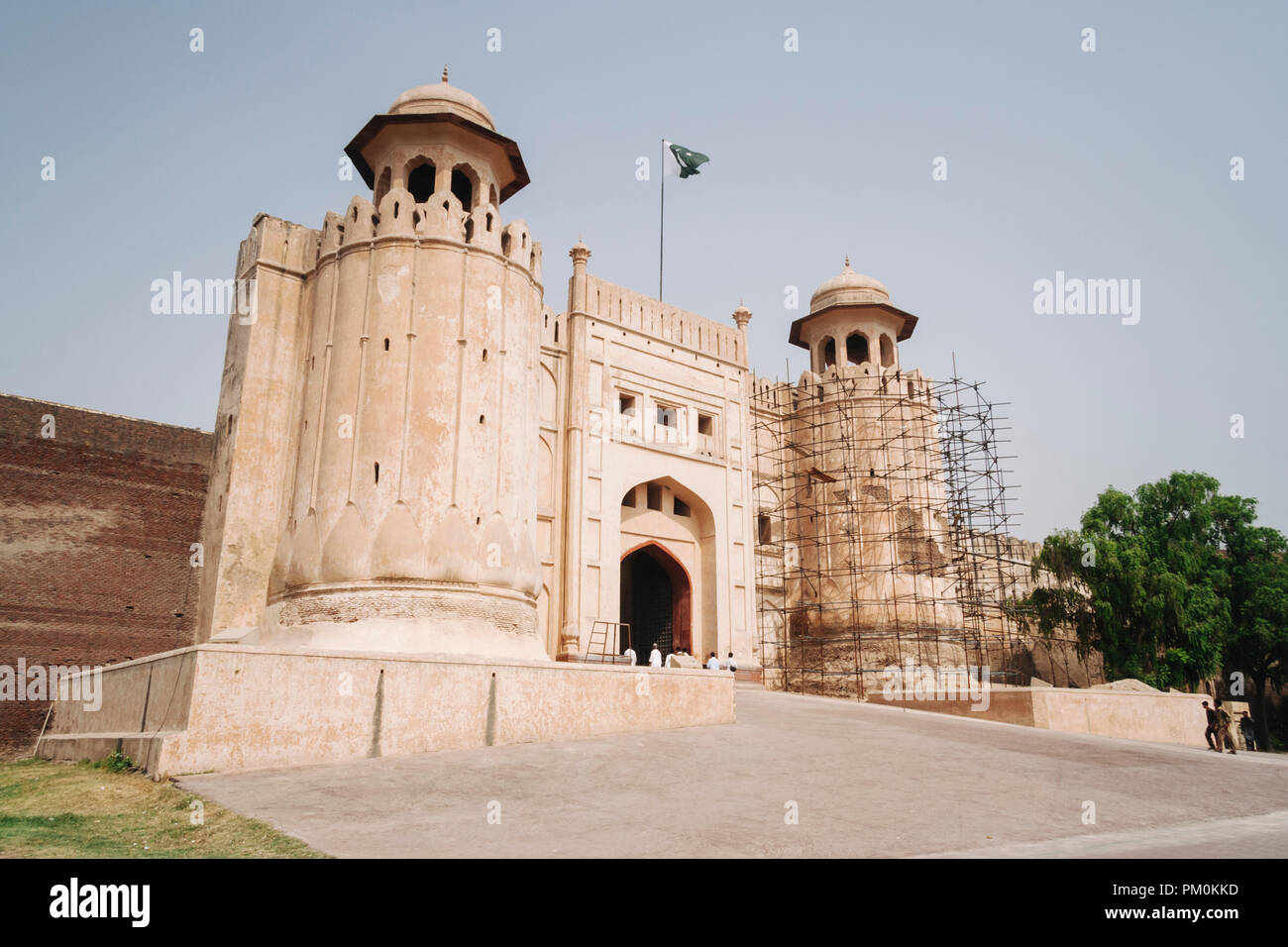 Lahore, Punjab, Pakistan, South Asia : Alamgiri Gate of the Shahi Qila or Lahore Fort, built in 1674 during the reign of Mughal Emperor Aurangzeb. Inc Stock Photo