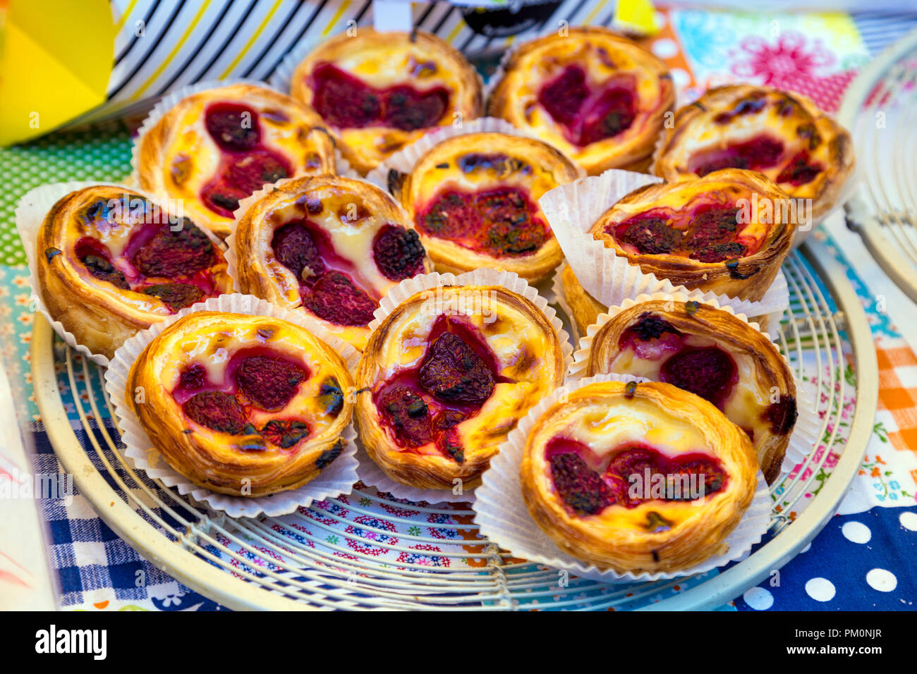 Raspberry pastel de nata Portuguese pastry, custard tart (Angel Canal