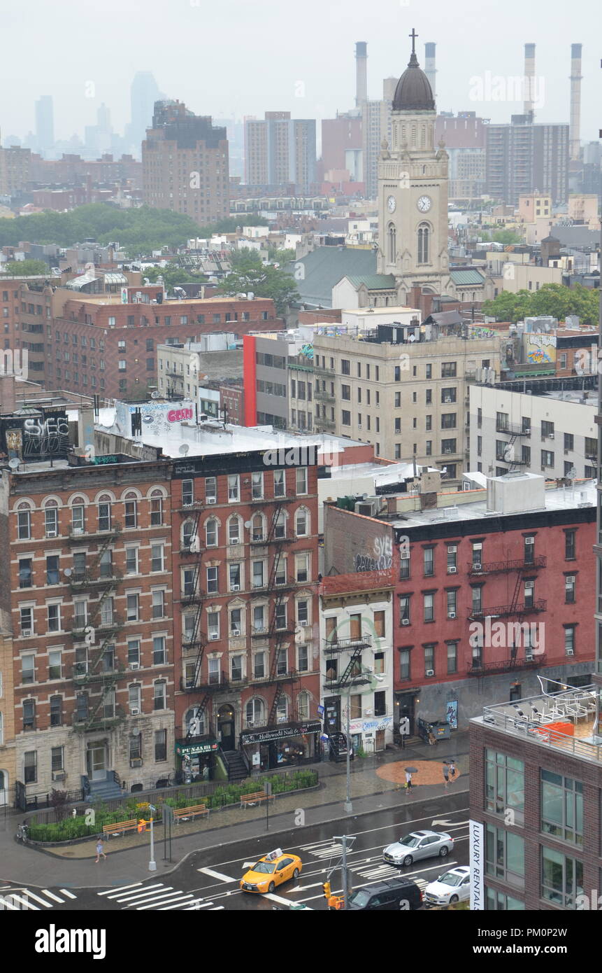 Manhattan street view, New York City Stock Photo - Alamy