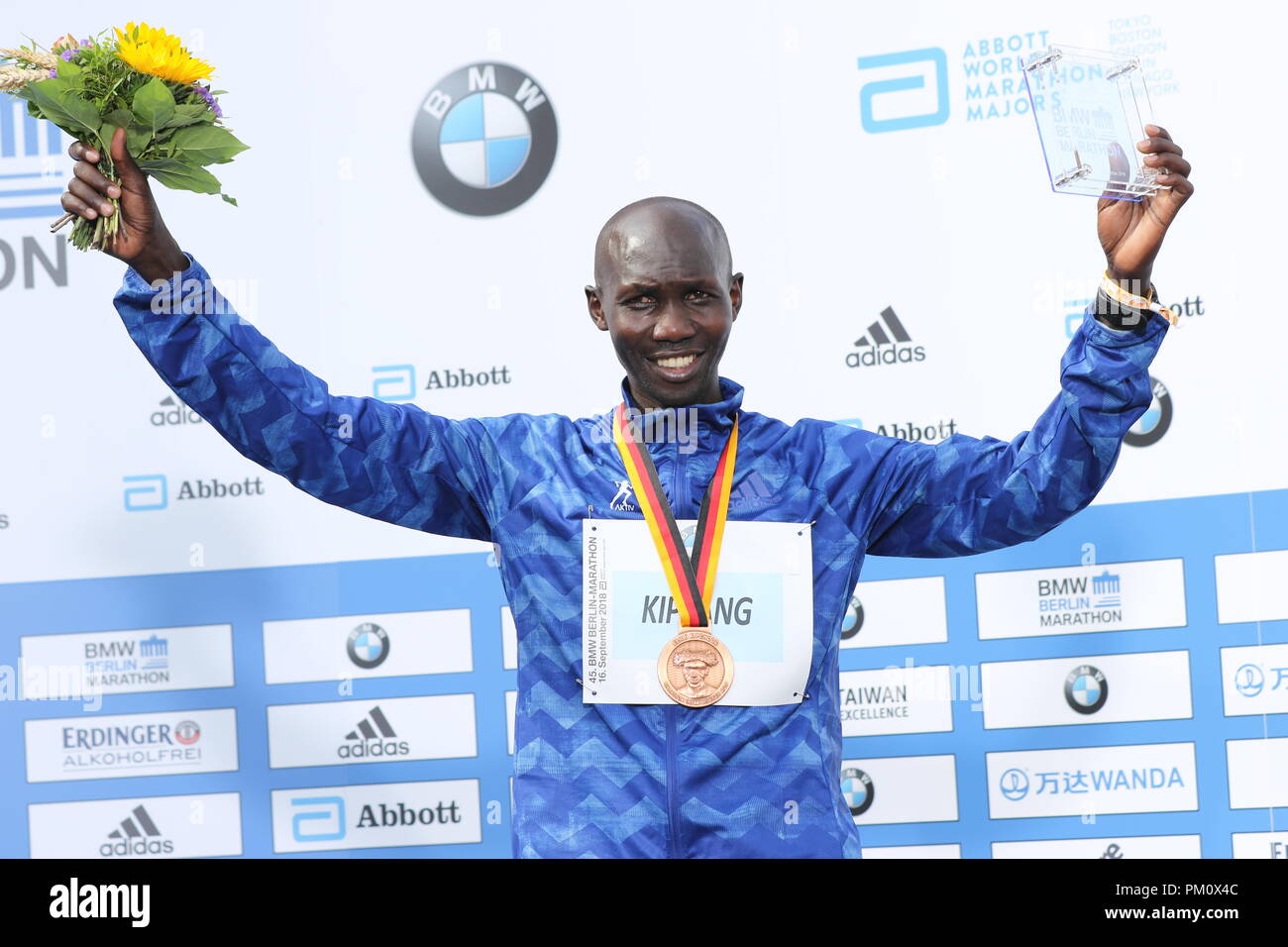 Berlin, Germany. 16 September 2018. Wilson Kipsang at the presentation  ceremony. Eliud Kipchoge wins the BMW-Berlin Marathon in a new world record  time. With 2:01:39 hours Kipchoge wins the 45th BMW Berlin