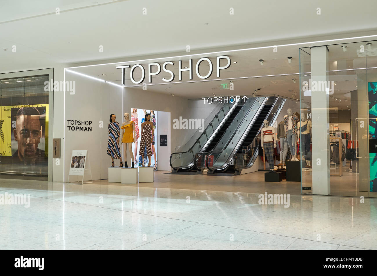 AVENTURA, USA - AUGUST 23, 2018: Topshop famous boutique in Aventura Mall.  Topshop is a British fashion retailer of clothing, shoes and accessories  Stock Photo - Alamy
