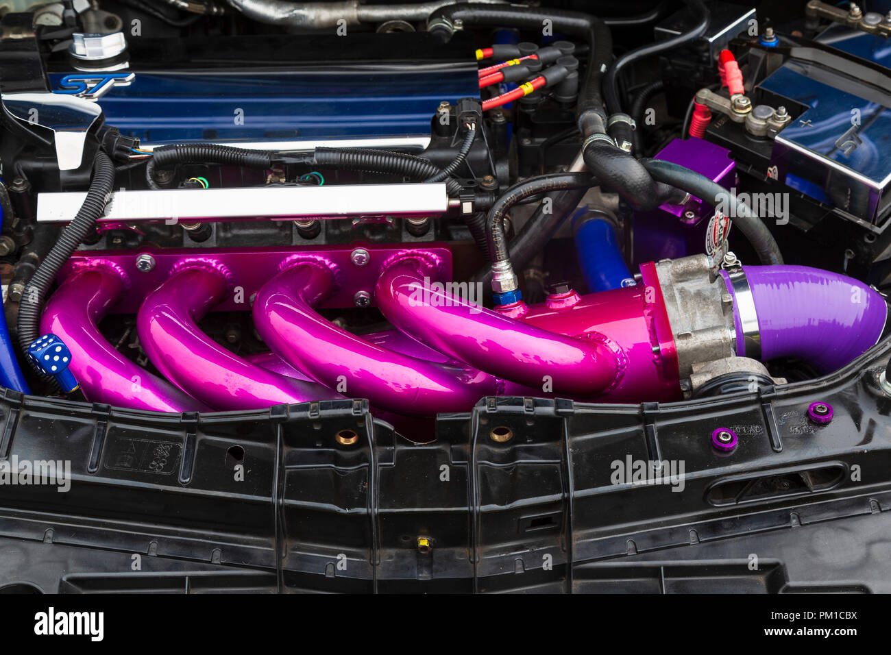 Engine compartment hires stock photography and images Alamy