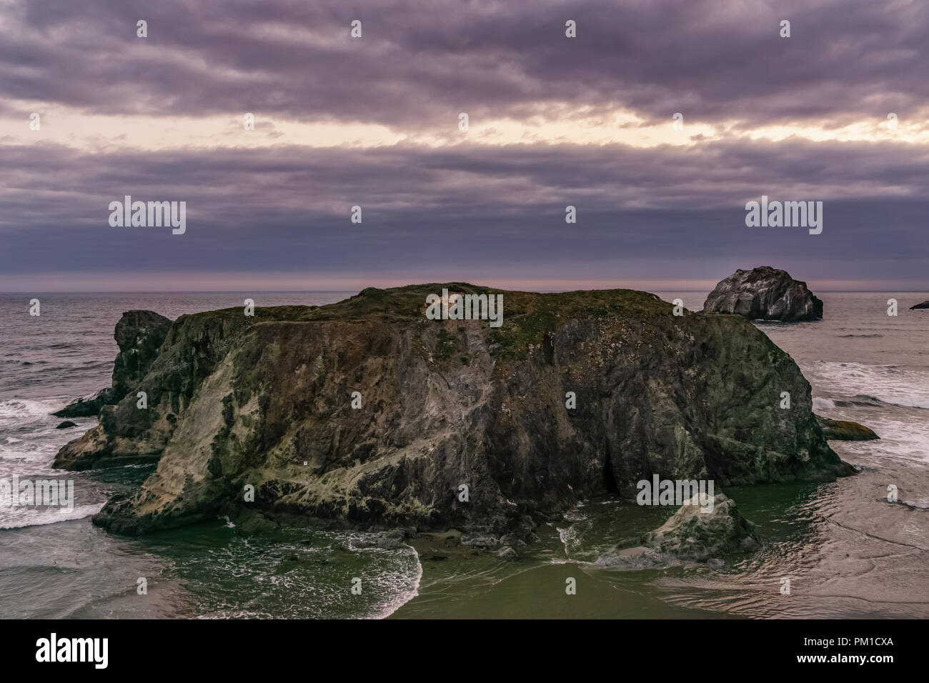 Sea Stack of Bandon Beach at dusk, Face Rock State Scenic Viewpoint ...