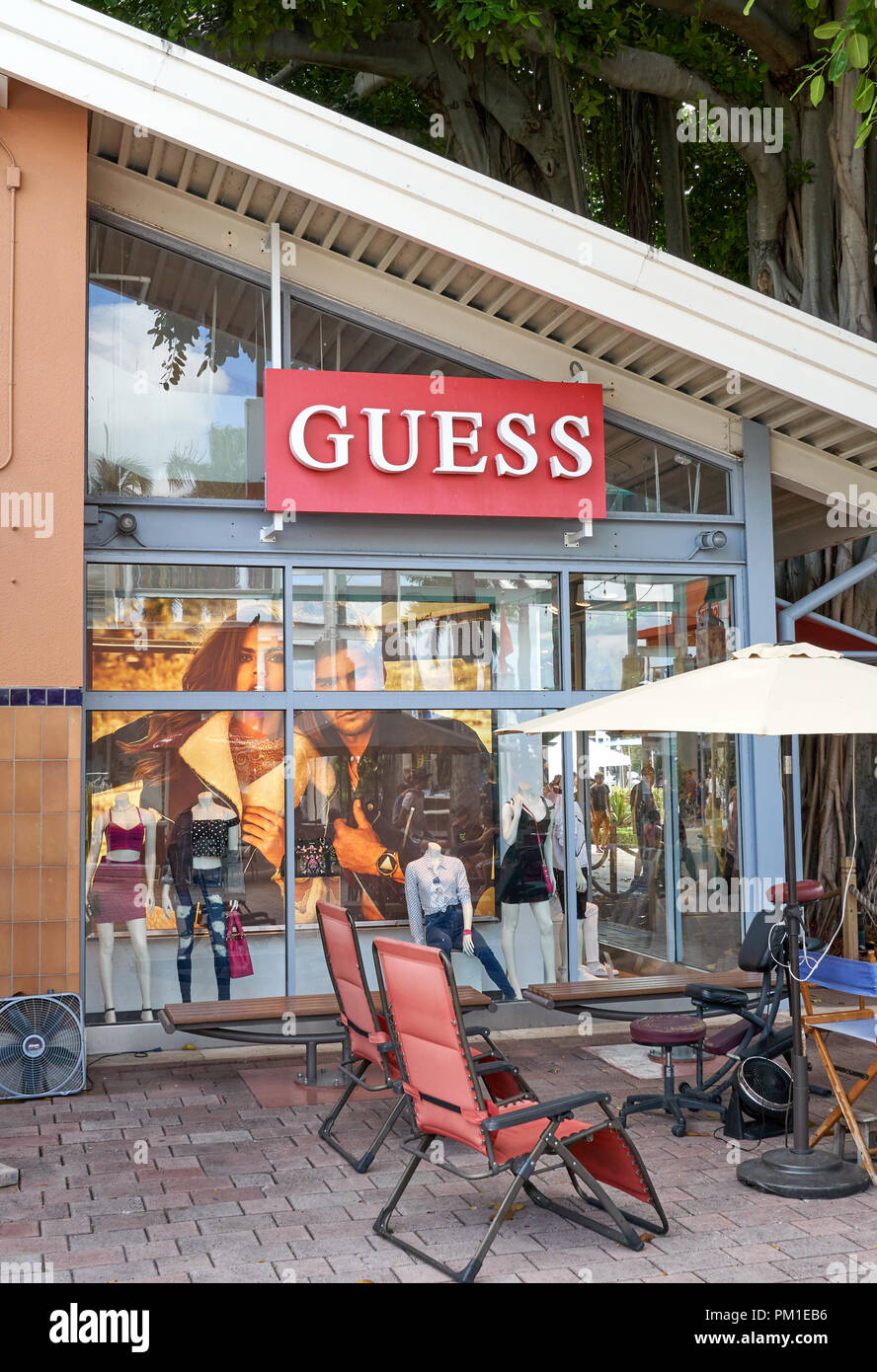 Guess Store High Resolution Stock Photography and Images - Alamy