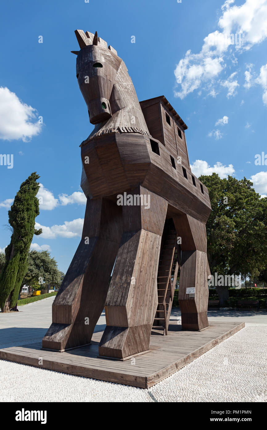 Ficheiro:Replica of Trojan Horse - Canakkale Waterfront
