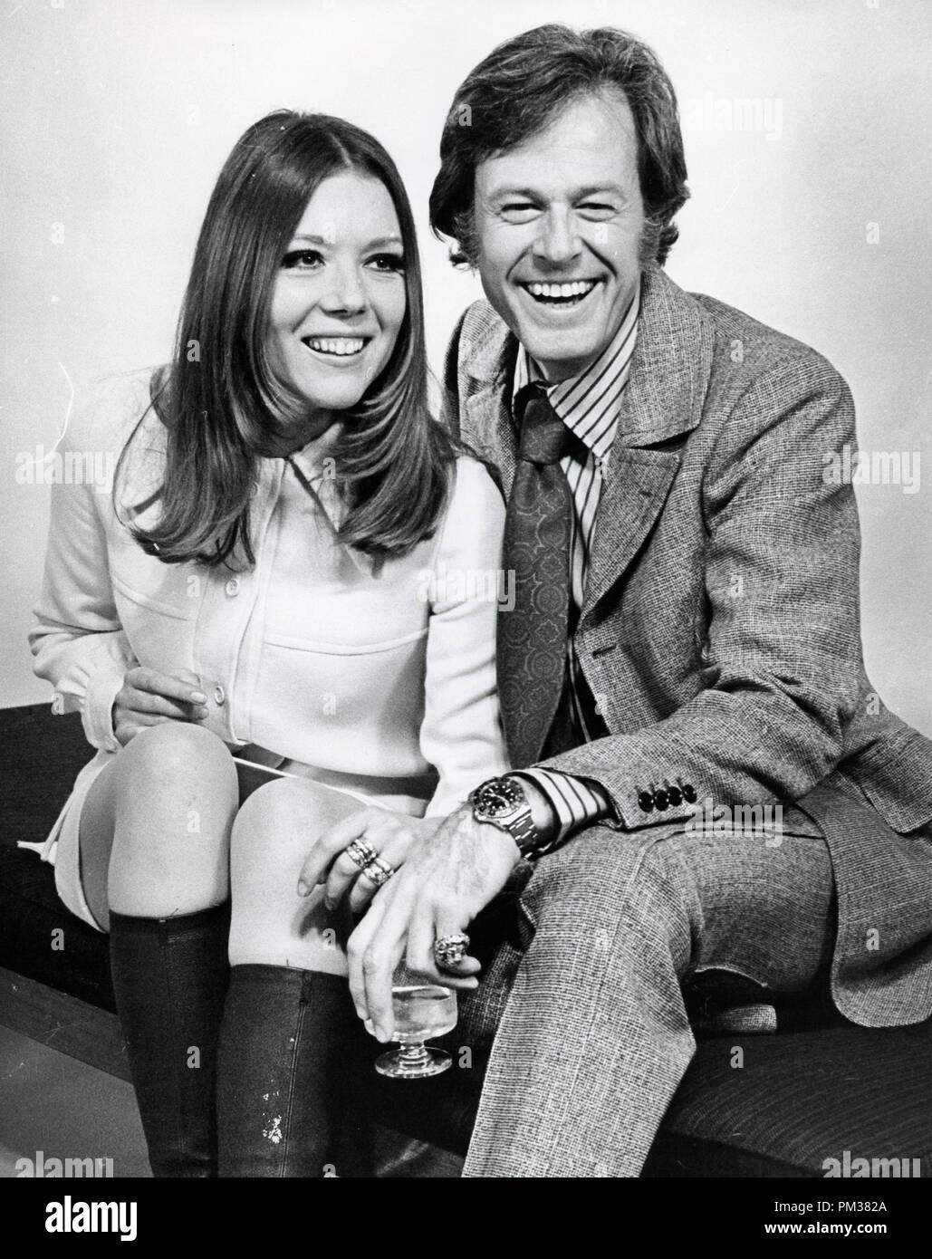 Robert Culp and Diana Rigg, 1969. File Reference # 1137 004THA © JRC /The  Hollywood Archive - All Rights Reserved Stock Photo - Alamy, image size:1029x1390