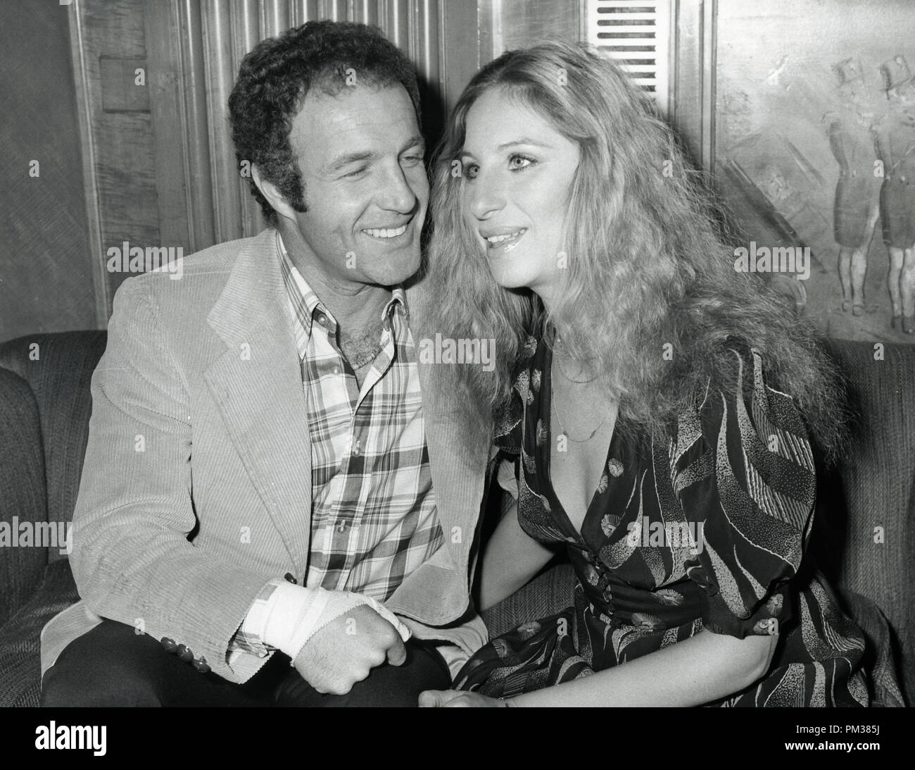 James Caan and Barbra Streisand, 1974.  File Reference # 1157 003THA Stock Photo