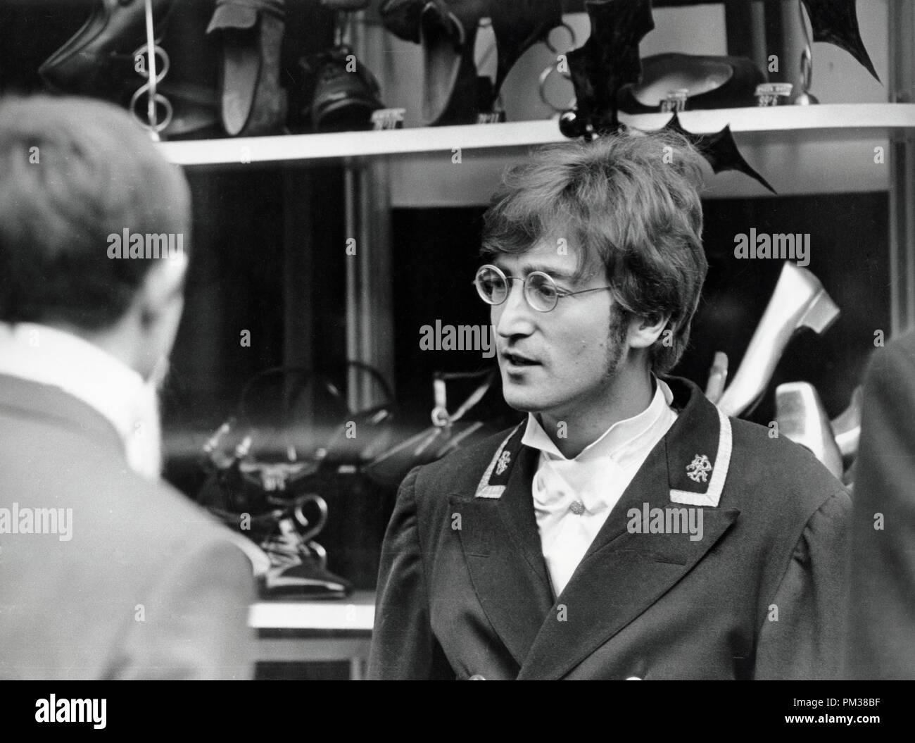 John Lennon 1966 High Resolution Stock Photography And Images Alamy