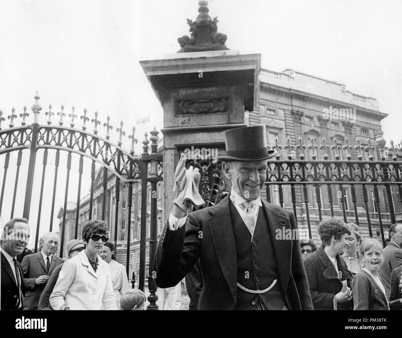 Fred Astaire at Buckingham Palace during a break in filming 'Midas Run' July 1969.   File Reference # 1239 003THA © JRC /The Hollywood Archive - All Rights Reserved Stock Photo