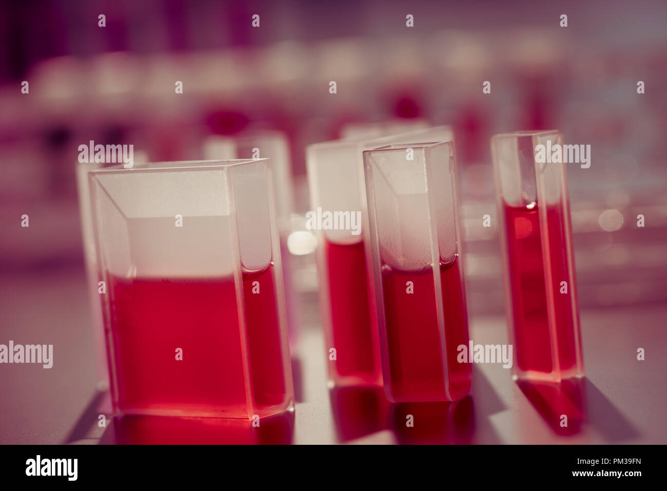 Quartz cuvettes for Chromatography and spectrophotometry in the study