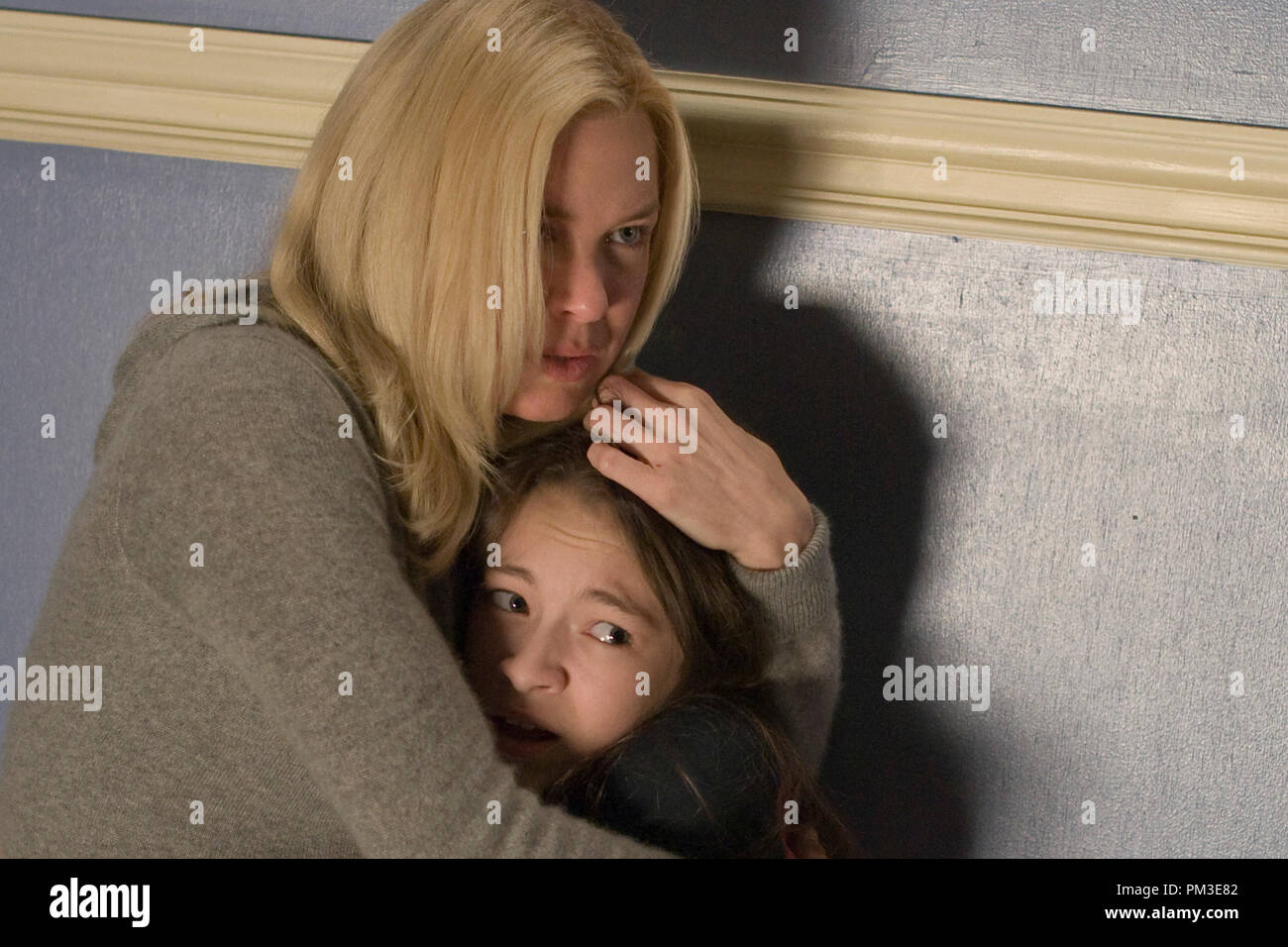 Left to right: Renée Zellweger plays Emily Jenkins and Jodelle Ferland plays Lilith Sullivan in Paramount Vantage's 'Case 39.' Stock Photo