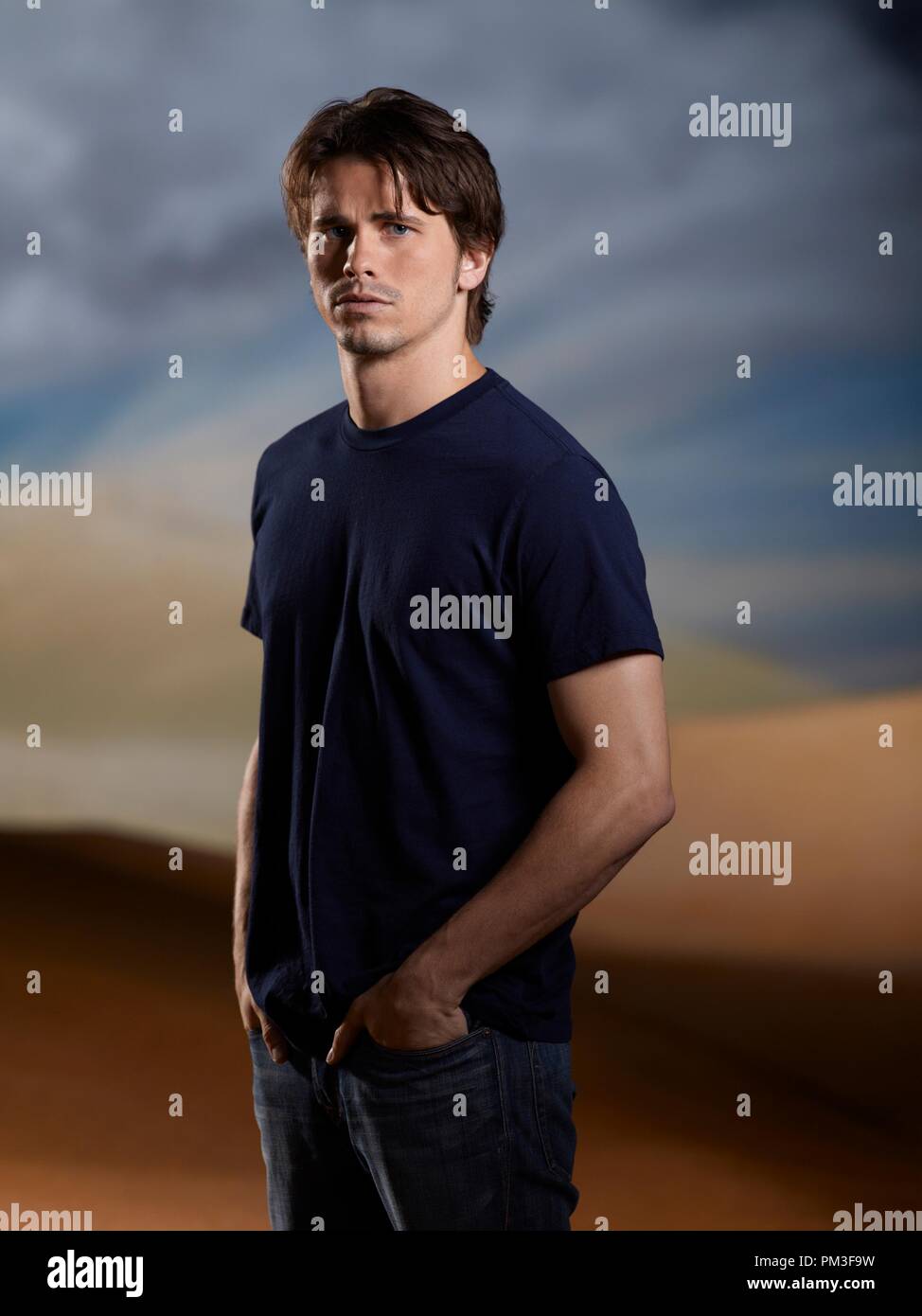 Event события. Люди знакомятся в баре. The event also. Event события. The event also.