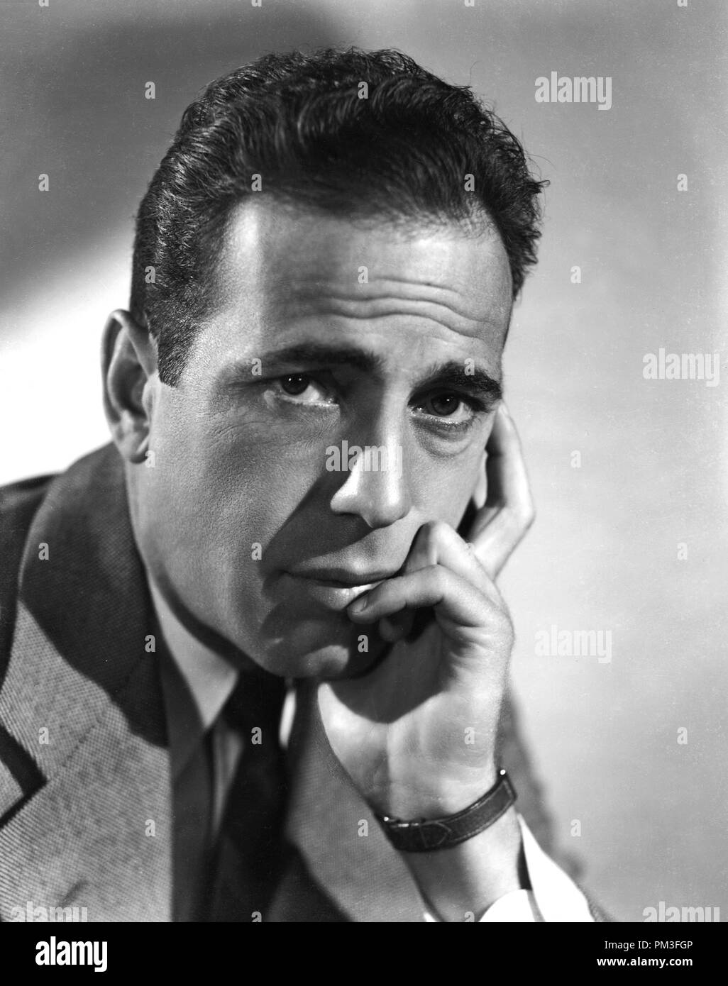 Studio Publicity Still: Humphrey Bogart  circa 1942   File Reference # 30732 1158THA Stock Photo