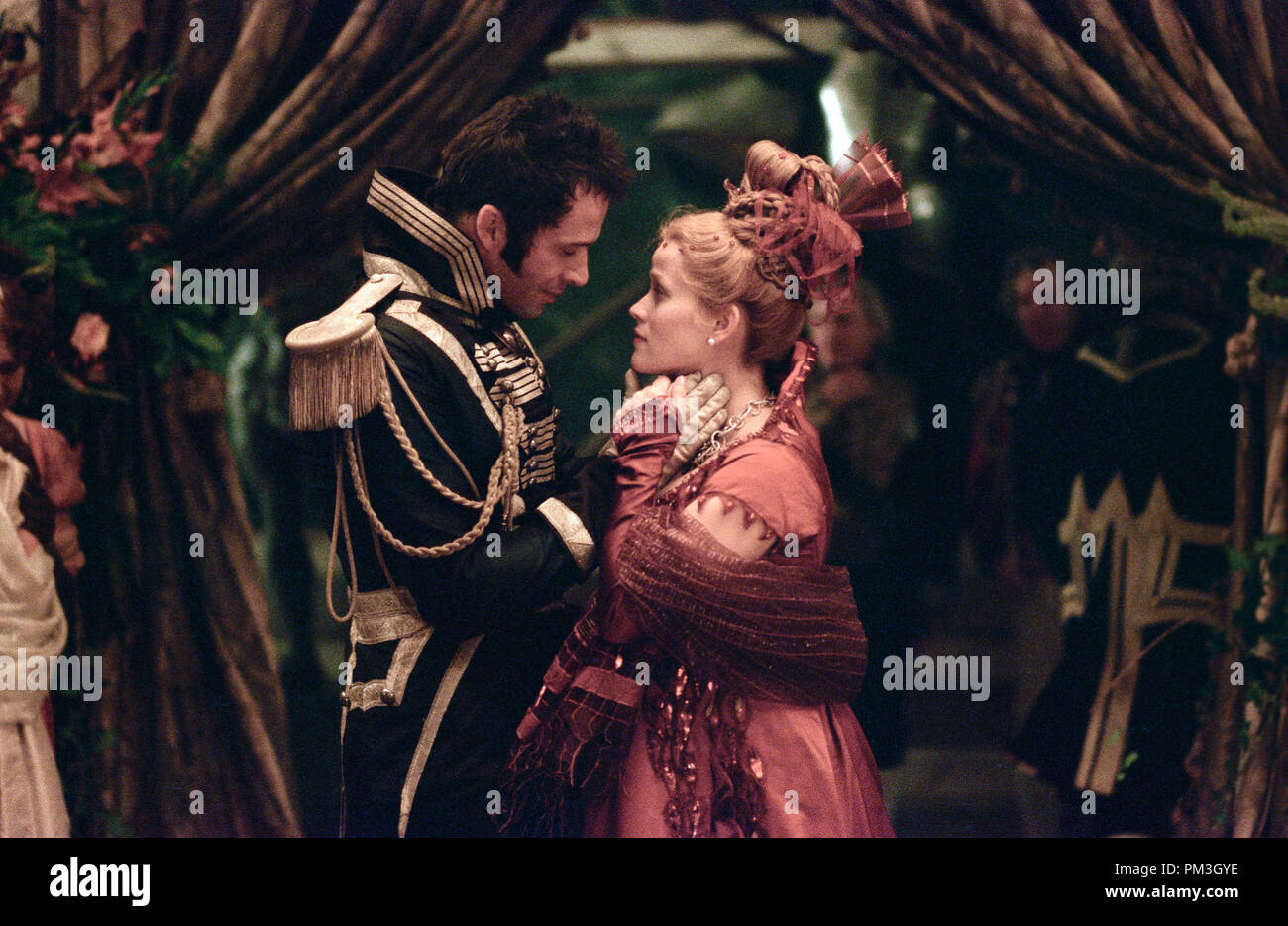 Film Still from 'Vanity Fair' James Purefoy, Reese Witherspoon © 2004 Focus Features  File Reference # 30735718THA  For Editorial Use Only -  All Rights Reserved Stock Photo