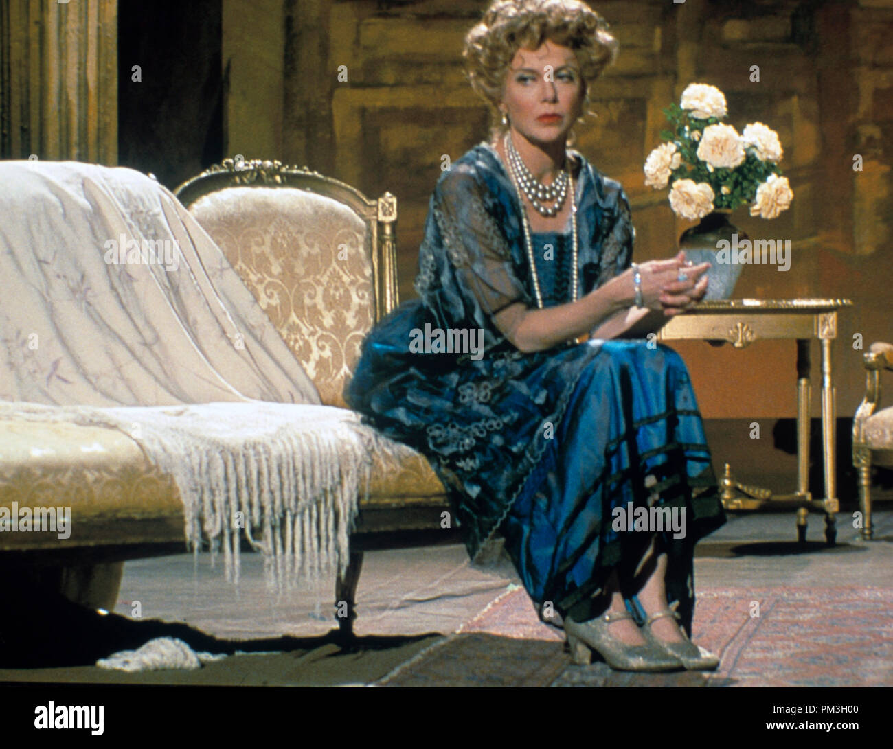 Film Still from 'Being Julia' Annette Bening © 2004 Sony Pictures Photo Alex Dukay  File Reference # 30735727THA  For Editorial Use Only -  All Rights Reserved Stock Photo