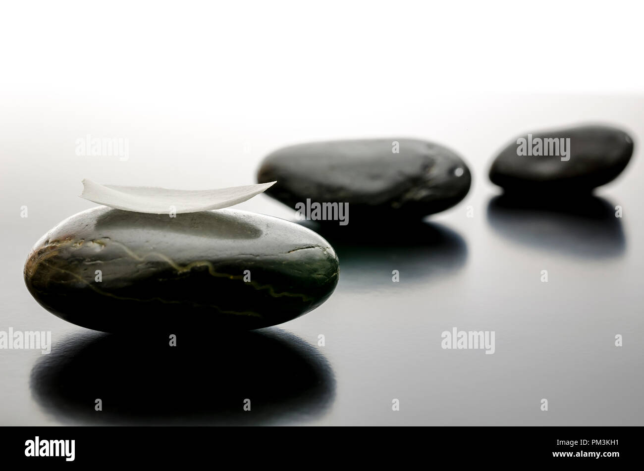 Stones in a row hi-res stock photography and images - Alamy