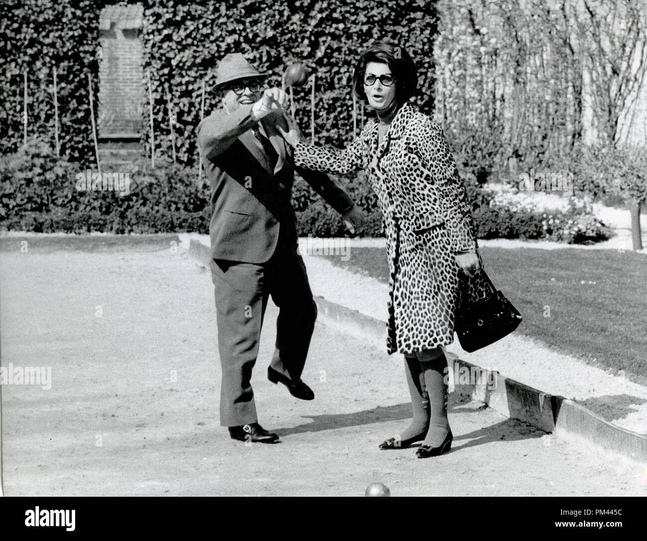 Sophia Loren and Carlo Ponti in Paris, April1966. File Reference #1016 022THA © JRC /The Hollywood Archive - All Rights Reserved. Stock Photo