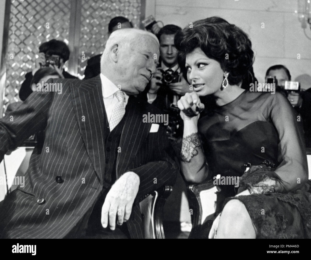 Charlie chaplin sophia loren hi-res stock photography and images - Alamy