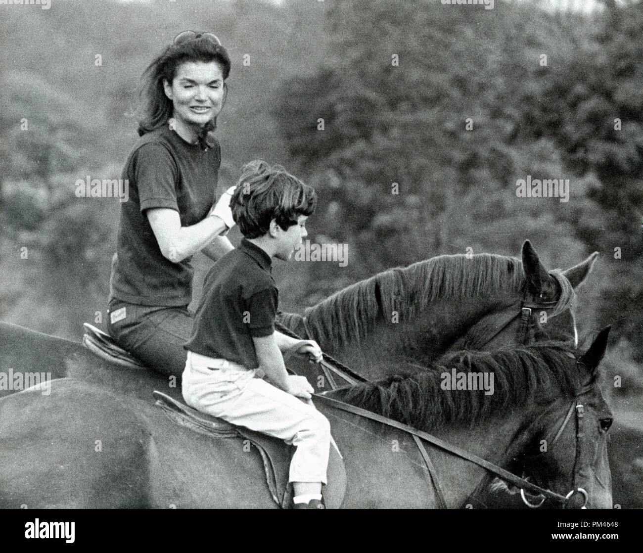 Jacqueline Kennedy with her son John Kennedy Jr. , June18,1967. File Reference #1055 007THA © JRC /The Hollywood Archive - All Rights Reserved. Stock Photo