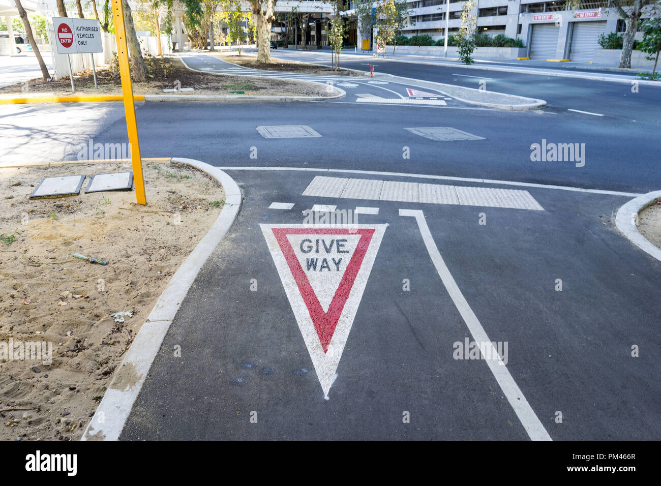 Give way sign on street hi-res stock photography and images - Alamy