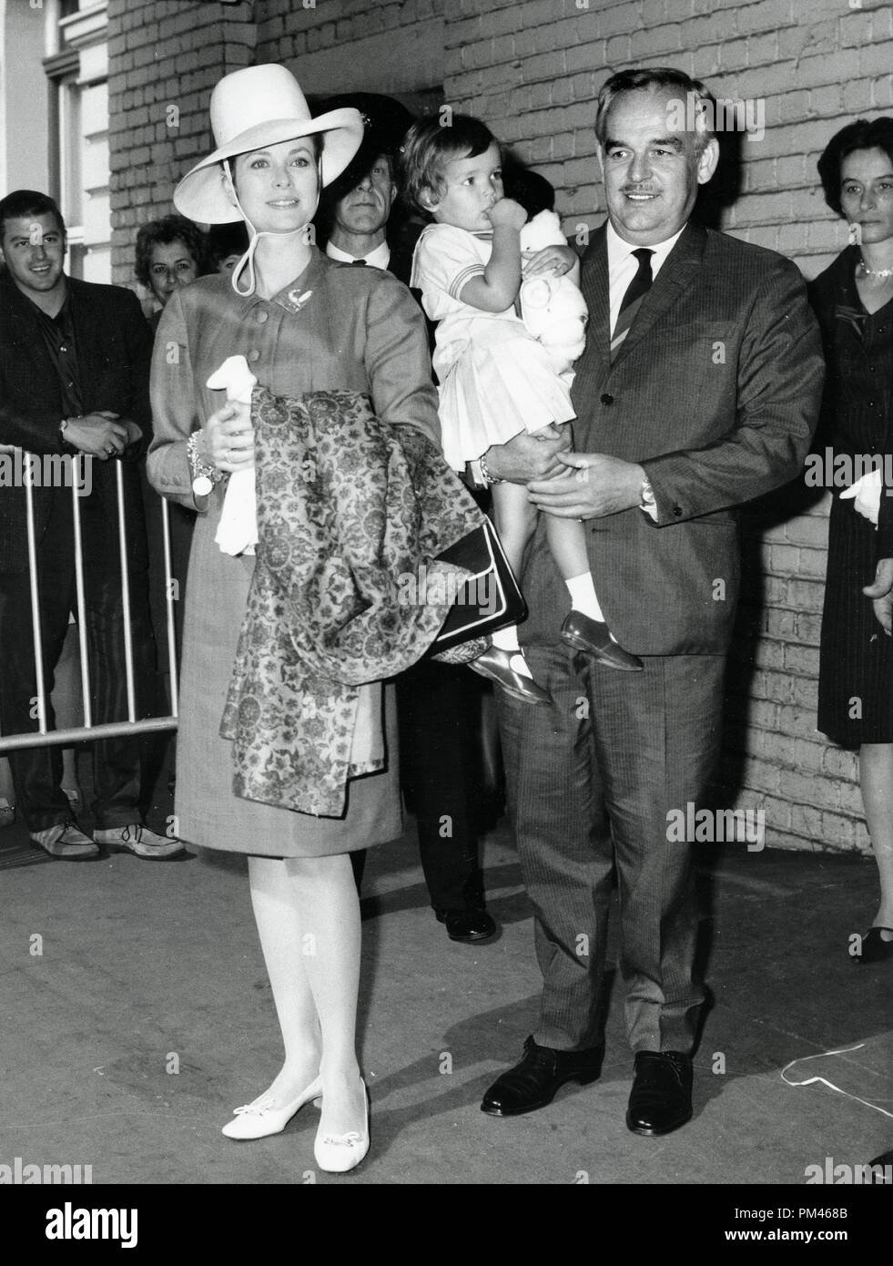 Grace Kelly And Prince Rainier With 2 Year Old Princess Stephanie July 5 1967 File Reference 1061 005tha C Jrc The Hollywood Archive All Rights Reserved Stock Photo Alamy Grace Kelly And Prince Rainier With 2 Year Old Princess Stephanie July 5 1967 File Reference 1061 005tha C Jrc The Hollywood Archive All Rights Reserved Stock Photo Alamy