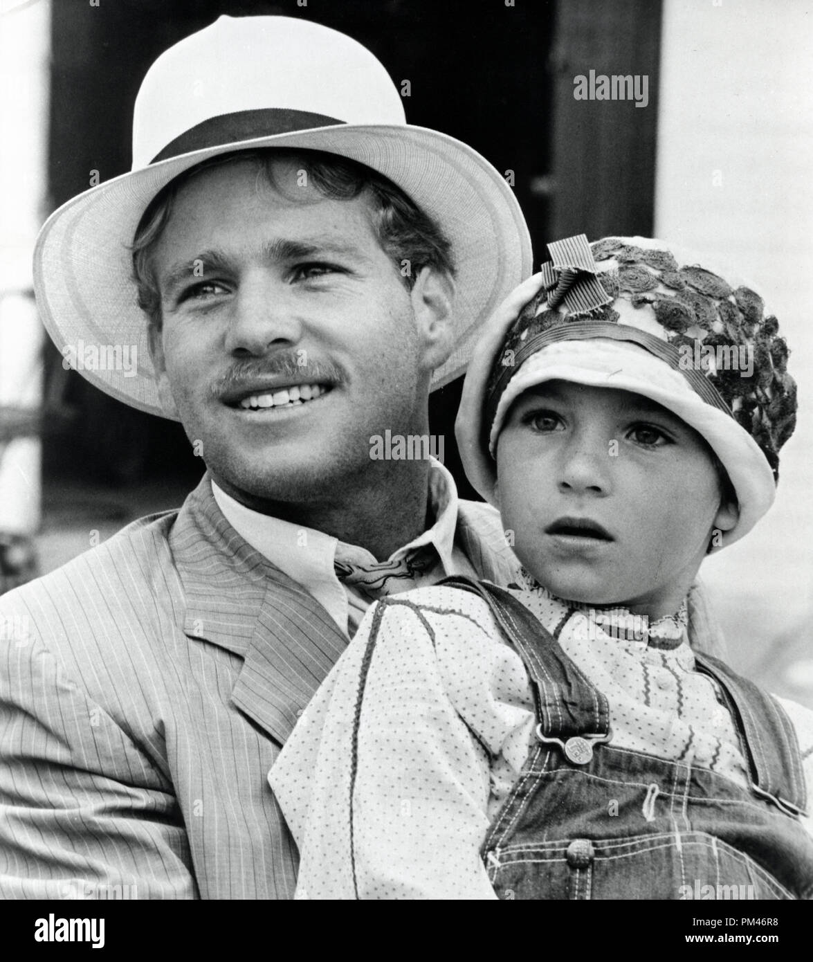 Ryan O'Neal and Tatum O'Neal in 'Paper Moon'1973 Paramount. File Reference #1087 001THA Stock Photo